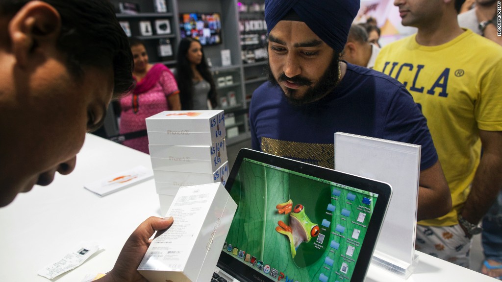 Apple looks to manufacture in India
